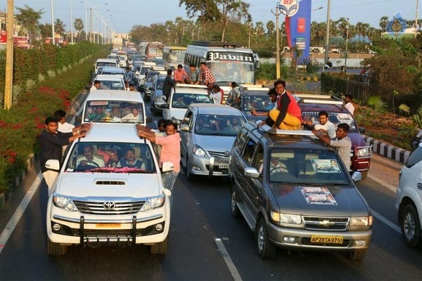 ram gopal varma,vangaveeti,bejawada,vijayawada,grand welcome  నిజంగా వర్మ..  ఘటికుడే సుమీ!